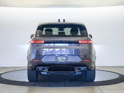 Used 2023 Land Rover Range Rover Sport SE Dynamic image 3