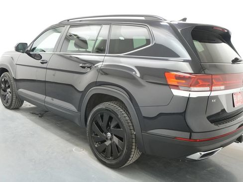 Used 2024 Volkswagen Atlas SE AWD/4WD image 5
