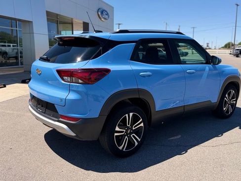 Used 2024 Chevrolet TrailBlazer LT w/ LT Cold Weather Package FWD image 5