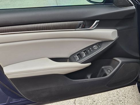 Used 2018 Honda Accord EX image 5