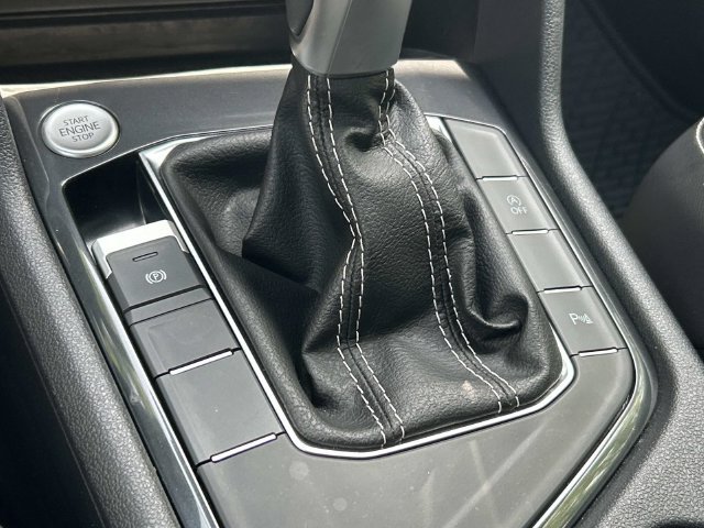 Used 2024 Volkswagen Tiguan SE R-Line FWD image 29