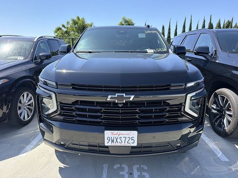 Used 2026 Chevrolet Suburban RST AWD/4WD image 1