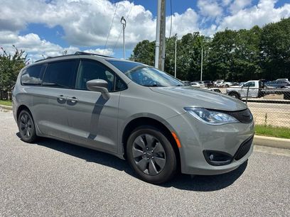 Used 2020 Chrysler Pacifica Touring-L w/ S Appearance Package