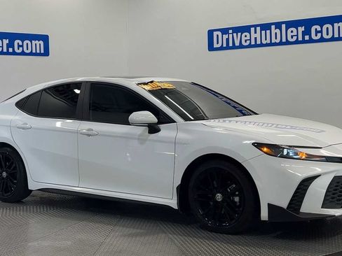 Used 2025 Toyota Camry SE w/ Convenience Package FWD image 9
