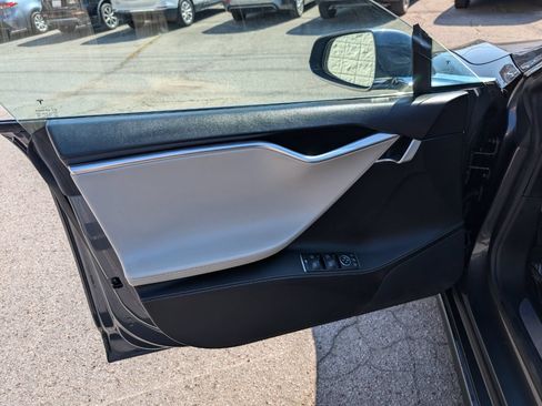 Used 2015 Tesla Model S 60 RWD image 11