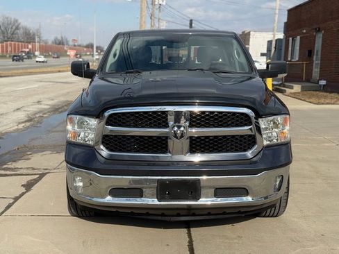 Used 2018 RAM 1500 Classic SLT w/ Luxury Group image 2
