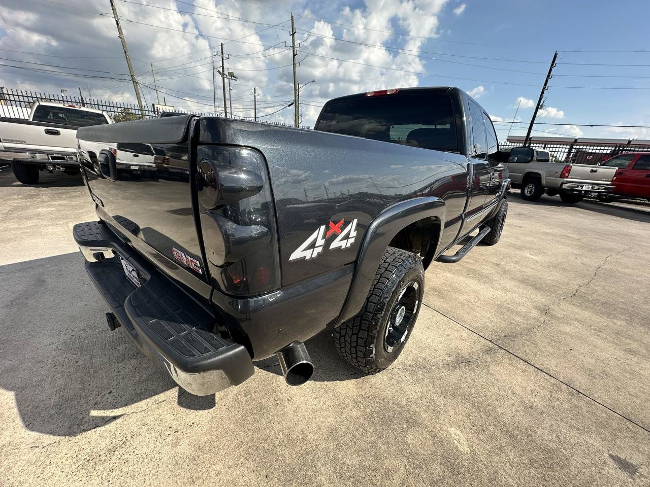 Used 2005 GMC Sierra 2500 SLE w/ Heavy-Duty Power Package AWD/4WD image 5