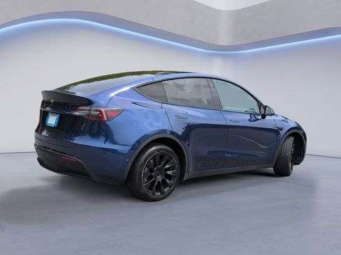 Used 2022 Tesla Model Y Long Range AWD/4WD image 4