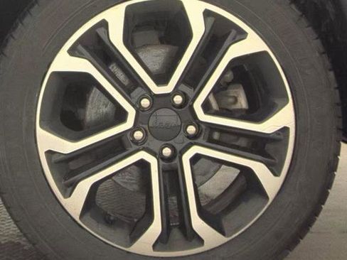 Used 2022 Jeep Compass Limited image 7