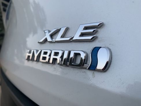 Used 2022 Toyota Sienna XLE image 23