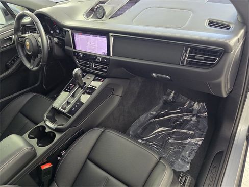Used 2023 Porsche Macan GTS image 35