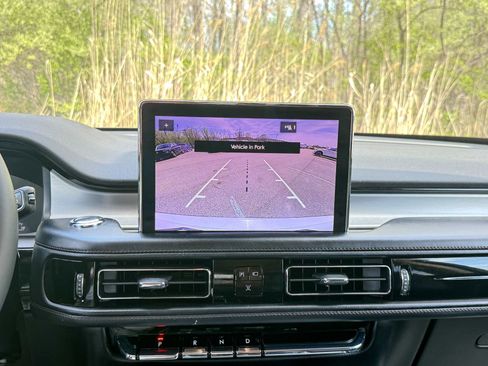 Used 2022 Lincoln Aviator AWD w/ Premium Package image 26