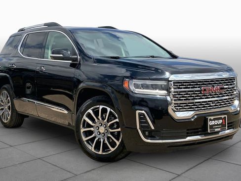 Used 2023 GMC Acadia Denali w/ Denali Ultimate Package FWD image 3