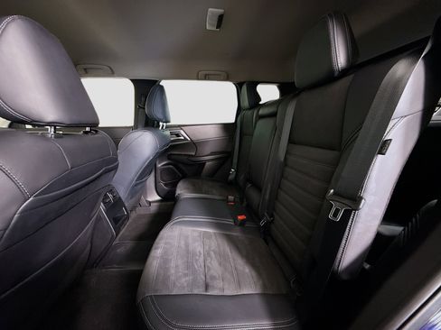 Used 2023 Mitsubishi Outlander SE image 25