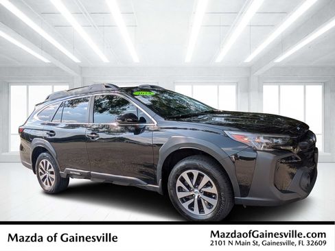 Used 2024 Subaru Outback Premium AWD/4WD image 1