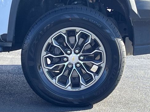 Used 2018 Chevrolet Colorado ZR2 w/ LPO, Premium Interior Package AWD/4WD image 34