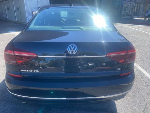 Used 2018 Volkswagen Passat 2.0T SEL Premium image 6