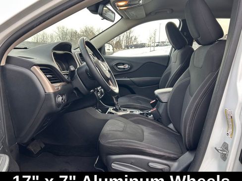 Used 2015 Jeep Cherokee Latitude image 16