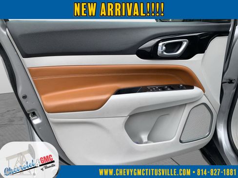 Used 2022 Jeep Compass Limited image 11