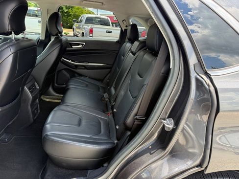 Used 2015 Ford Edge Titanium FWD image 12