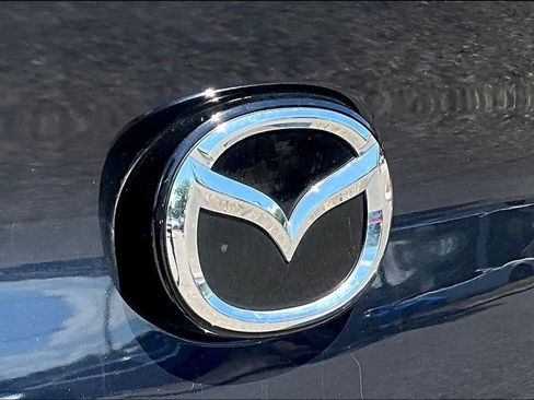 Used 2019 MAZDA MAZDA3 Sedan FWD image 18