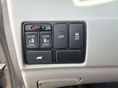 Used 2016 Honda Odyssey EX-L image 23