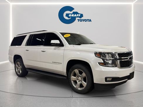 Used 2018 Chevrolet Suburban LT w/ Luxury Package AWD/4WD image 10