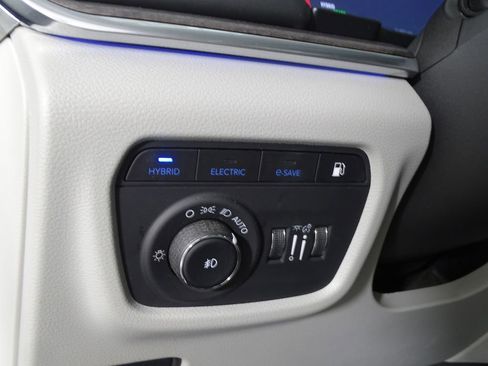 Used 2022 Jeep Grand Cherokee Overland image 23