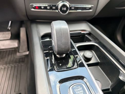Used 2023 Volvo XC60 B5 Plus w/ Climate Package AWD/4WD image 14