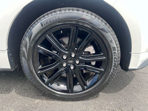 Used 2023 Ford Edge ST-Line AWD/4WD image 23