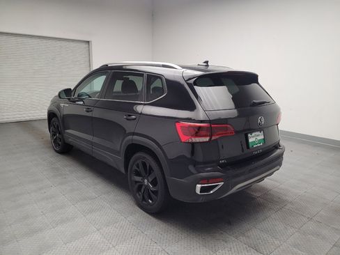 Used 2022 Volkswagen Taos SEL w/ Panoramic Sunroof Package FWD image 5