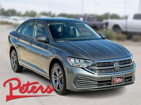 Used 2024 Volkswagen Jetta SE w/ Panoramic Sunroof Package image 1