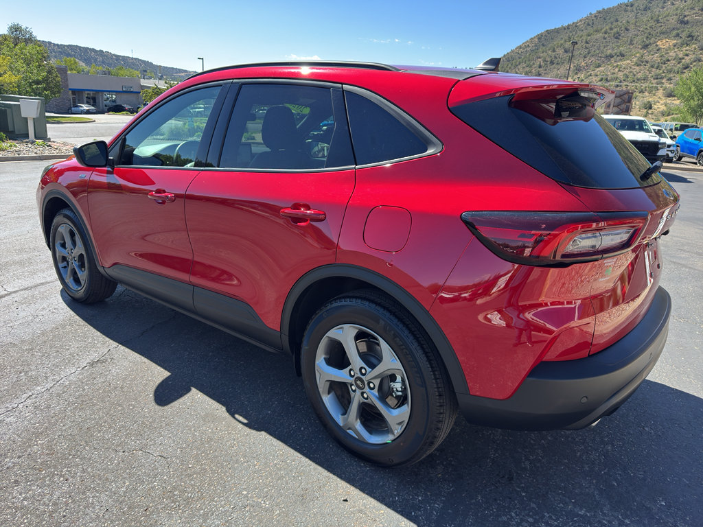 Used 2025 Ford Escape ST-Line w/ Tech Pack #1 AWD/4WD image 28