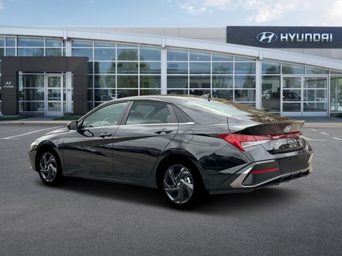 New 2026 Hyundai Elantra SEL Sport FWD image 4
