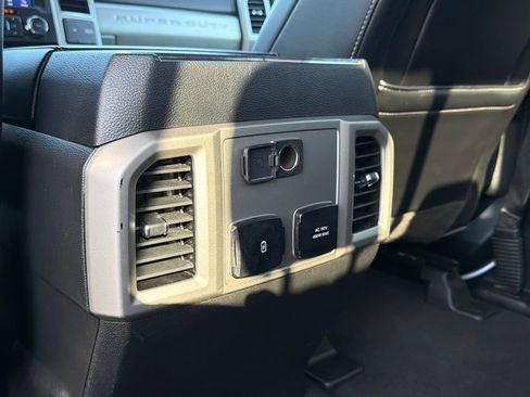 Used 2020 Ford F250 Lariat w/ Lariat Ultimate Package image 17