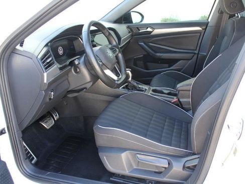 Used 2024 Volkswagen Jetta Sport FWD image 9