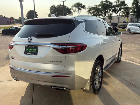 Used 2018 Buick Enclave Avenir w/ Avenir Technology Package AWD/4WD image 4