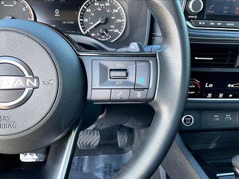 Used 2023 Nissan Rogue SV image 21