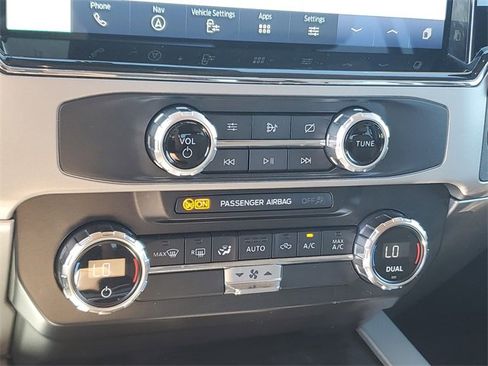 Used 2022 Ford F450 Lariat w/ Camper Package image 21