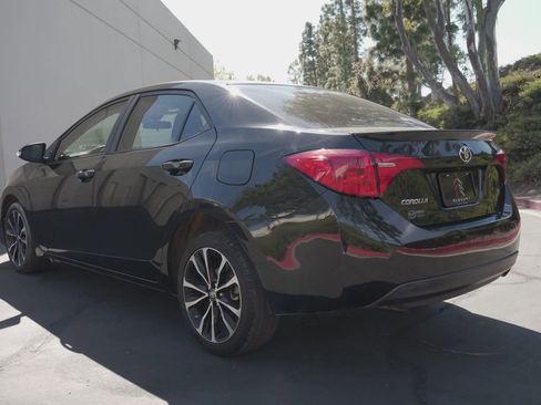 Used 2017 Toyota Corolla SE image 3