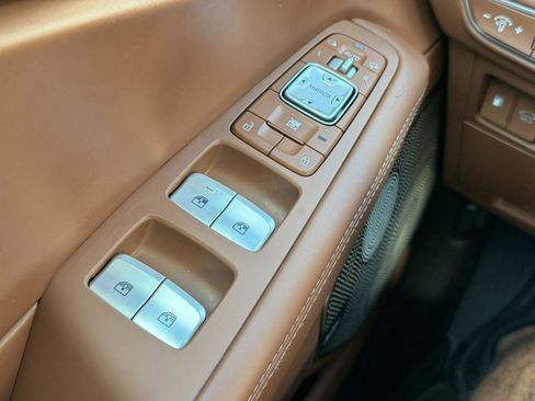 Used 2020 Genesis G90 3.3T Premium image 30