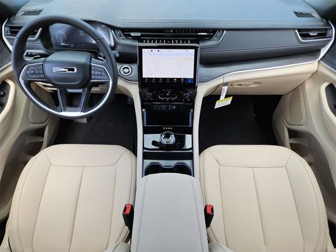 New 2025 Jeep Grand Cherokee Limited image 26