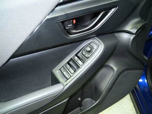 Used 2025 Subaru Crosstrek 2.0i Premium image 27