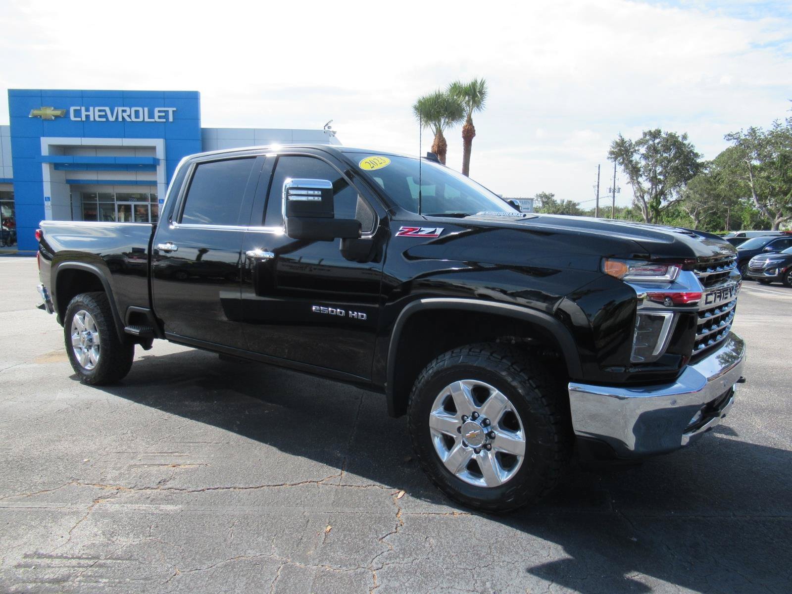 Used 2023 Chevrolet Silverado 2500 LTZ w/ LTZ Convenience Package AWD/4WD image 4