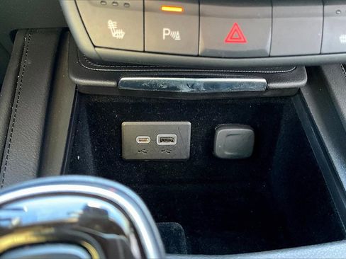 Used 2021 Cadillac XT4 Luxury image 16