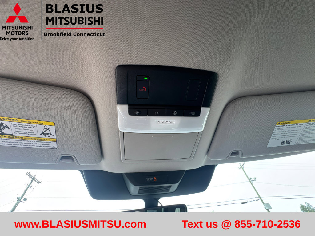 Used 2025 Nissan Pathfinder SL AWD/4WD image 24