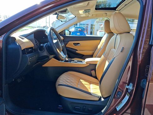 Used 2022 Nissan Sentra SV w/ SV Premium Package FWD image 14