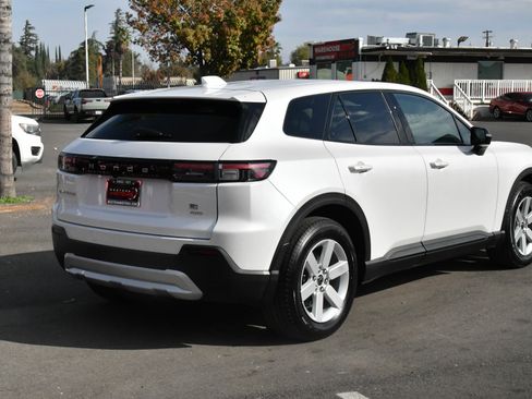 Used 2024 Honda Prologue EX image 8