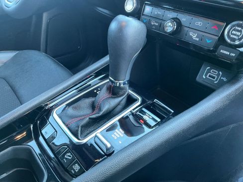 Used 2024 Jeep Compass Trailhawk image 18