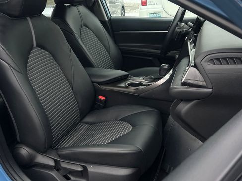 Used 2023 Toyota Camry SE image 10